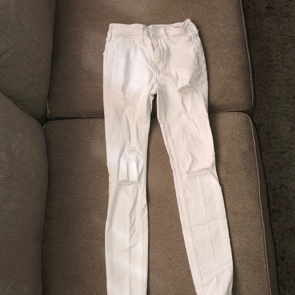4 pairs of jeans